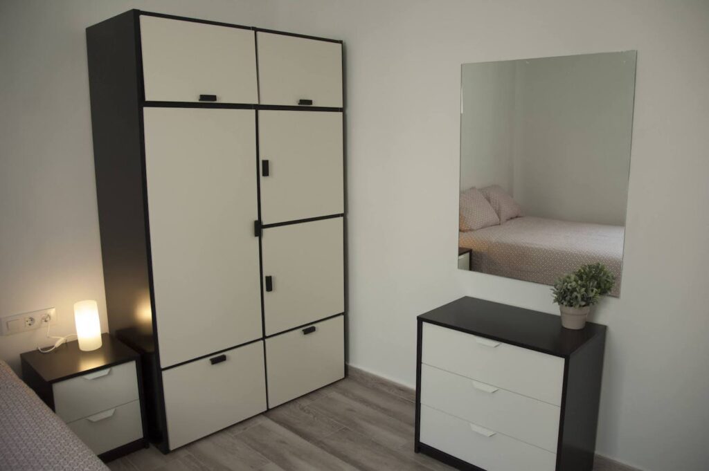 compartir piso Madrid. Habitacion 4D1 armario