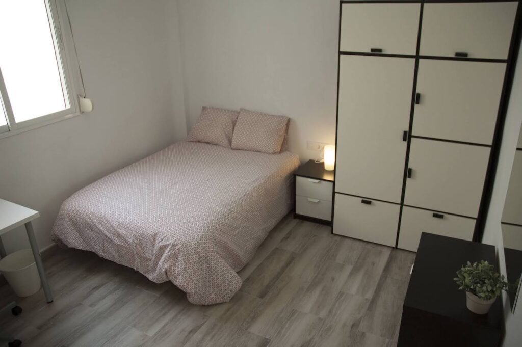 compartir piso Madrid. Habitacion 4D1 cama