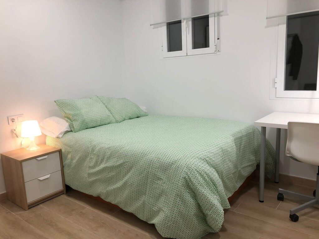 Habitacion en alquiler Madrid. cama